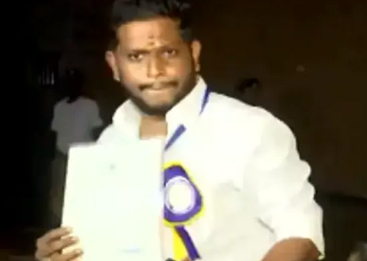 அரசு தலைமை கொறடாவாக முதலமைச்சர் விஜய்யின் கார் ஓட்டுநரின் மகன்! அரசு தலைமை கொறடாவாக முதலமைச்சர் விஜய்யின் கார் ஓட்டுநரின் மகன்! - Firefox Screenshot 2026 05 14T12 03 52.784Z