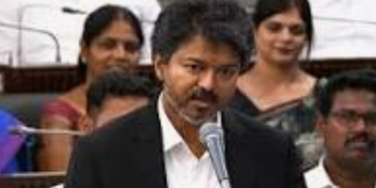“சபாநாயகர் நாற்காலி அவ்வளவு ஆபத்தானதா?” – சட்டசபையில் முதல்வர் விஜய் சொன்ன ‘குபீர்’ சிரிப்பு கதை!