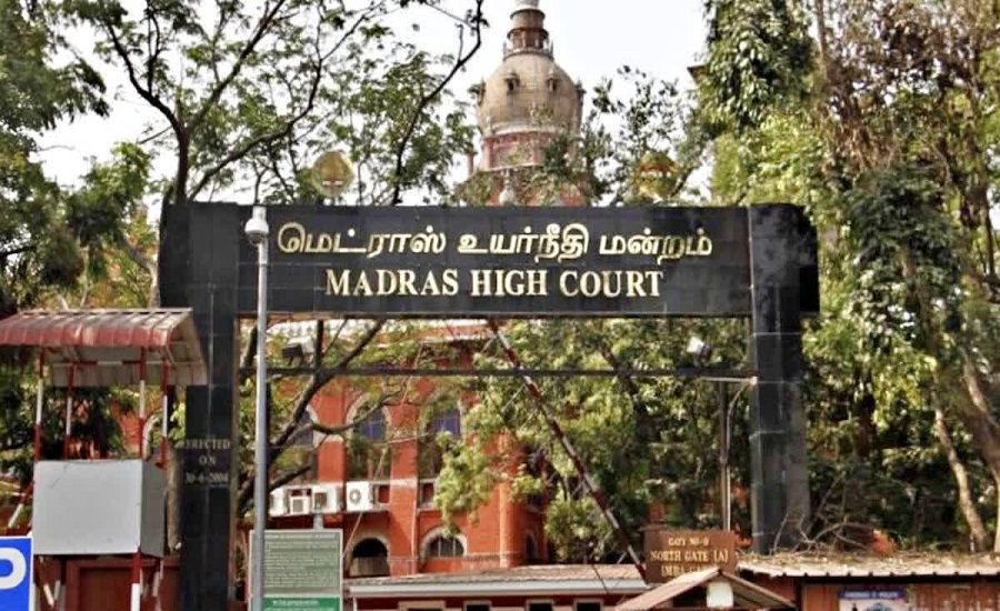 கரூர் நெரிசலில் பலியான 41 பேரின் குடும்பங்களுக்கு தற்காலிக வேலை வழங்க உயர்நீதிமன்றம் அனுமதி! - high court
